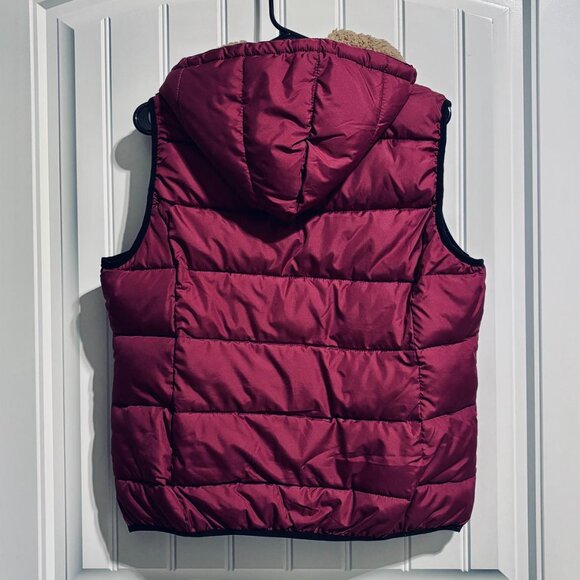 Women’s Large Berry Colored puffer vest with removable hood - Picture 3 of 6